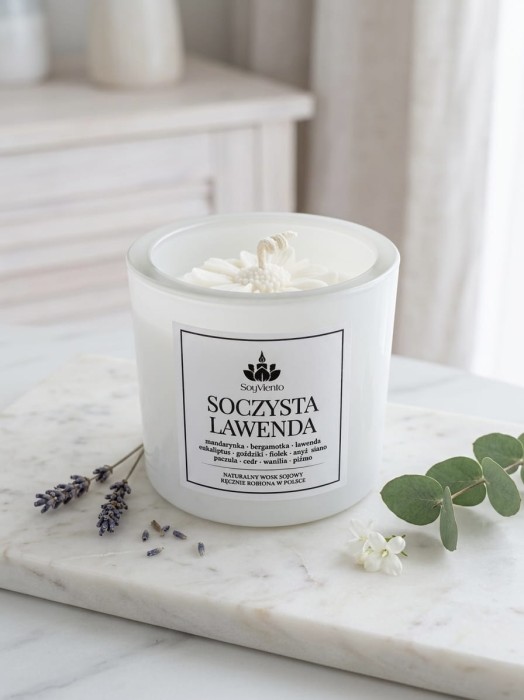 SoyViento świeca sojowa zapach soczysta lawenda w grubym białym błyszczącym szkle 190 g