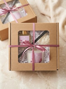 Zestaw prezentowy dla mamy pudrowy róż - świeca sojowa + dyfuzor | prezent na Dzień Matki