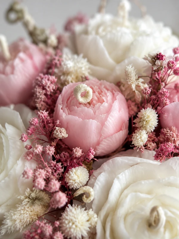 Flowerbox box kwiatów z wosku sojowego biało - różowy - M